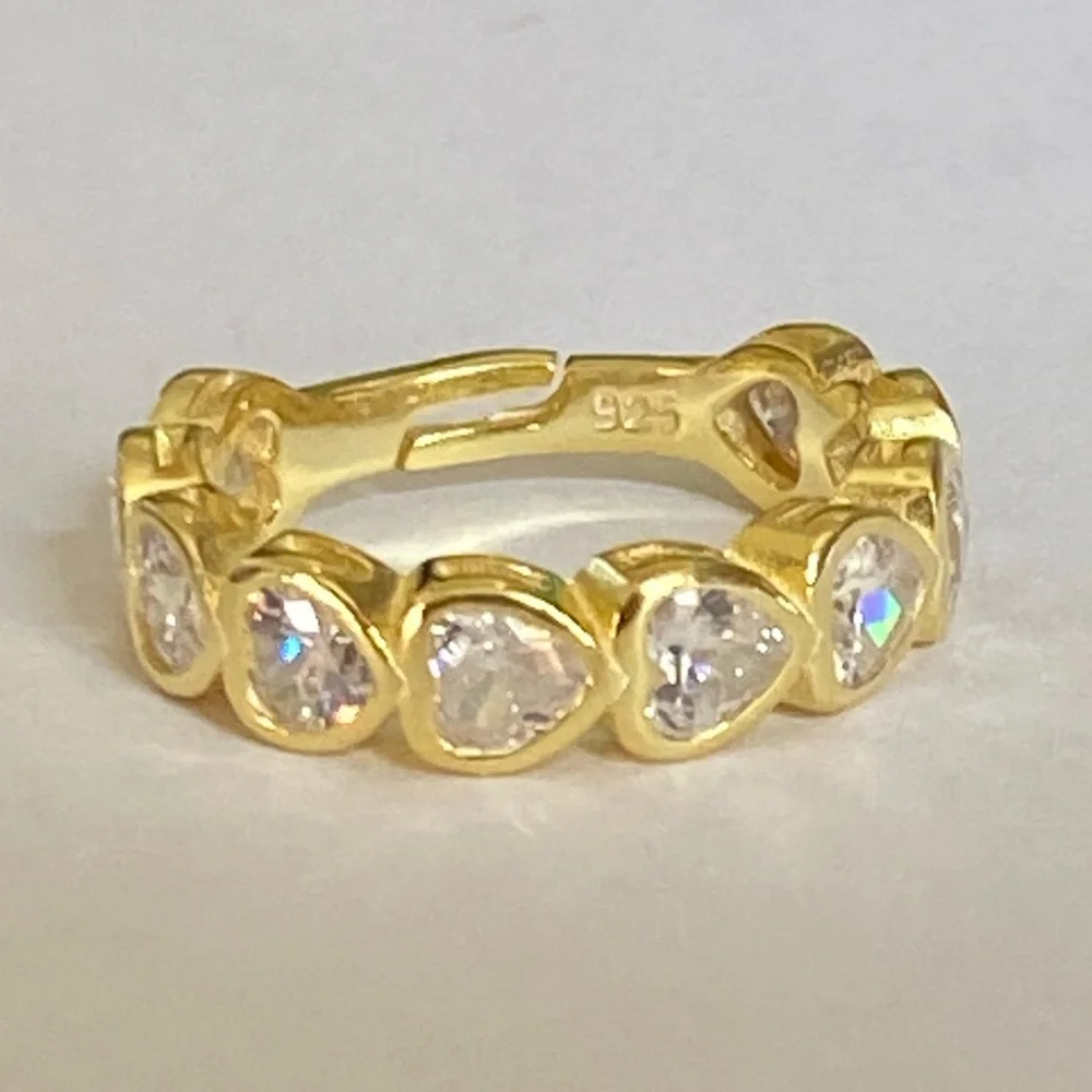 925 Silver band ring 5.5 heart clear cz stones 18k yellow gold plated